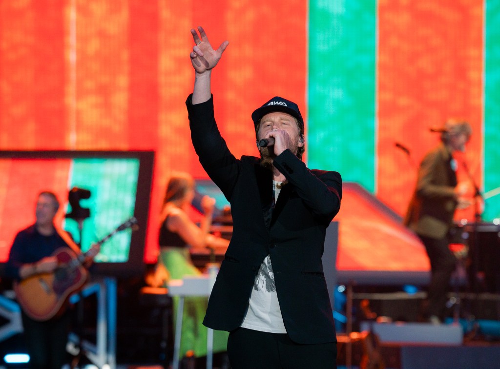 GALLERY & REVIEW: The Lumineers – West Valley City, UT,&nbsp;7/30/25