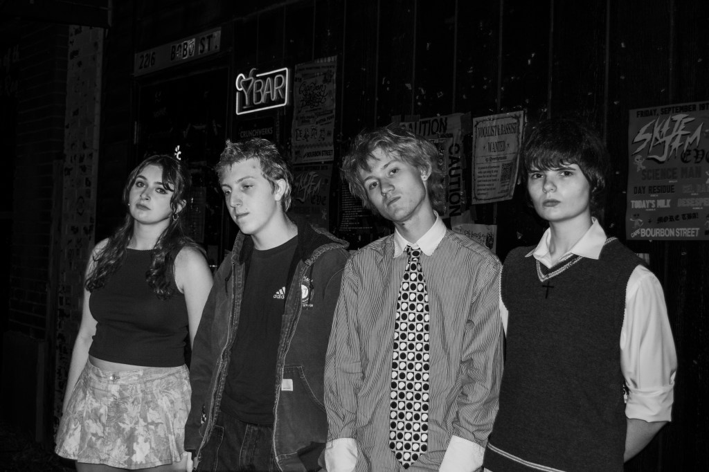 INTERVIEW & GALLERY: An Evening With The Laughing&nbsp;Chimes