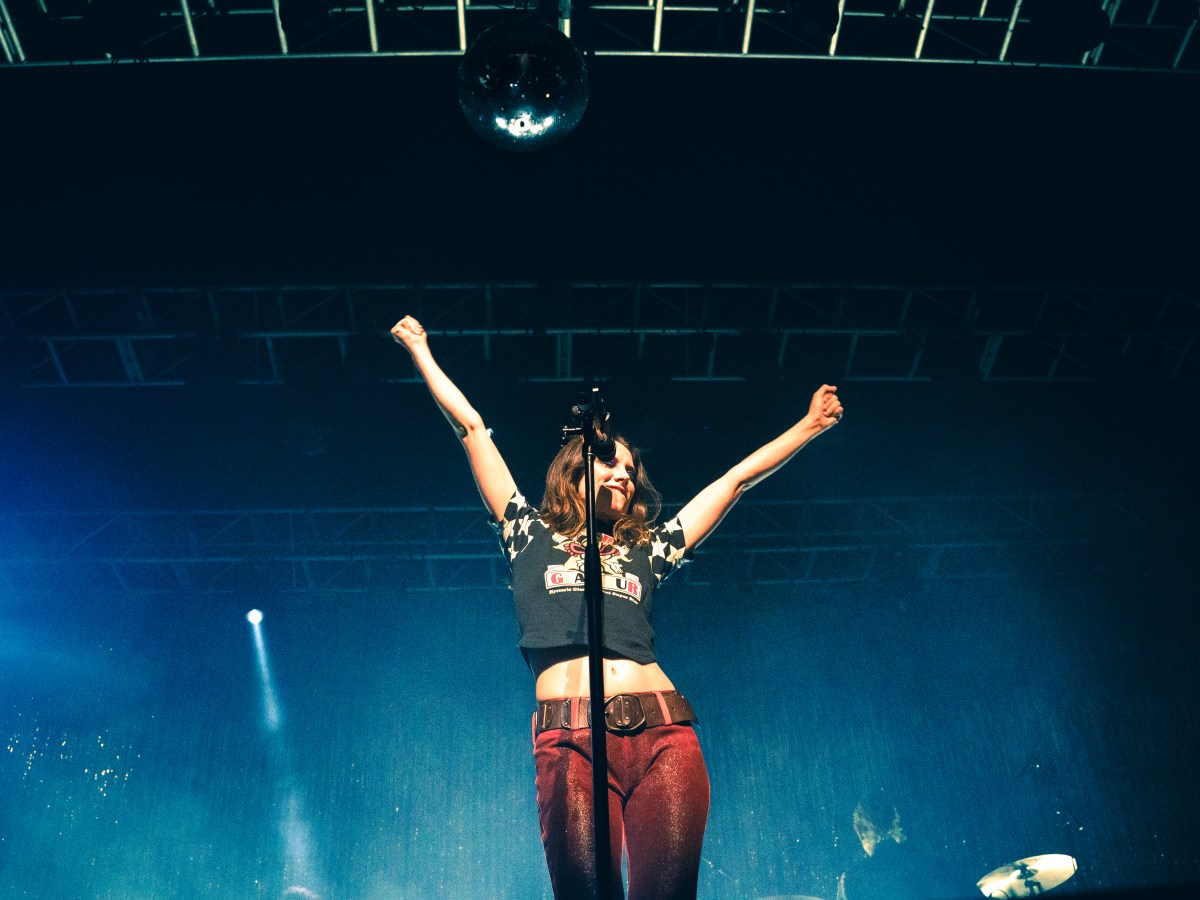 GALLERY & REVIEW: Wolf Alice at Fox Theatre – Pomona,&nbsp;CA